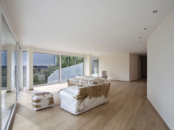 Contemporary apartment